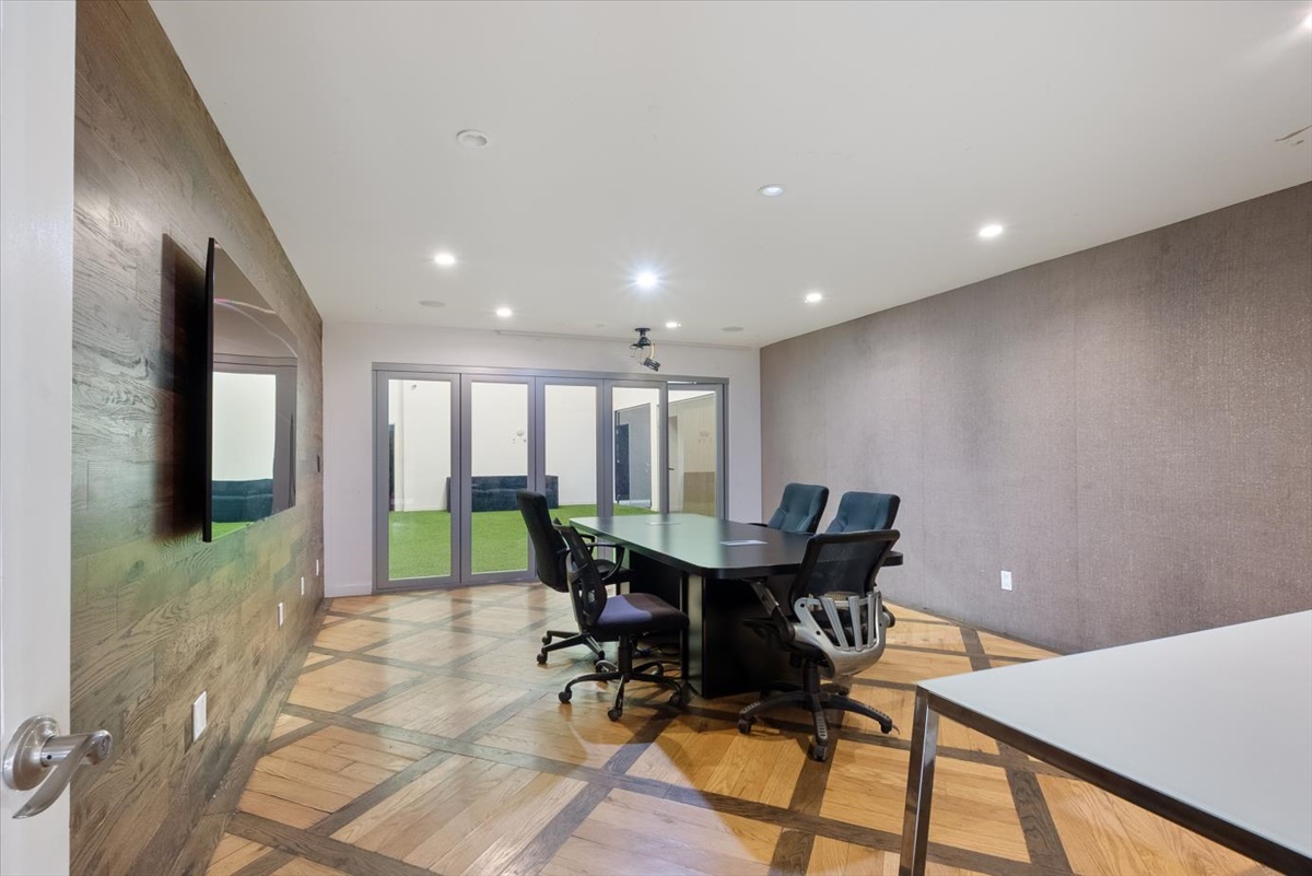Conference Room at Dream Magic Studios, photo 2