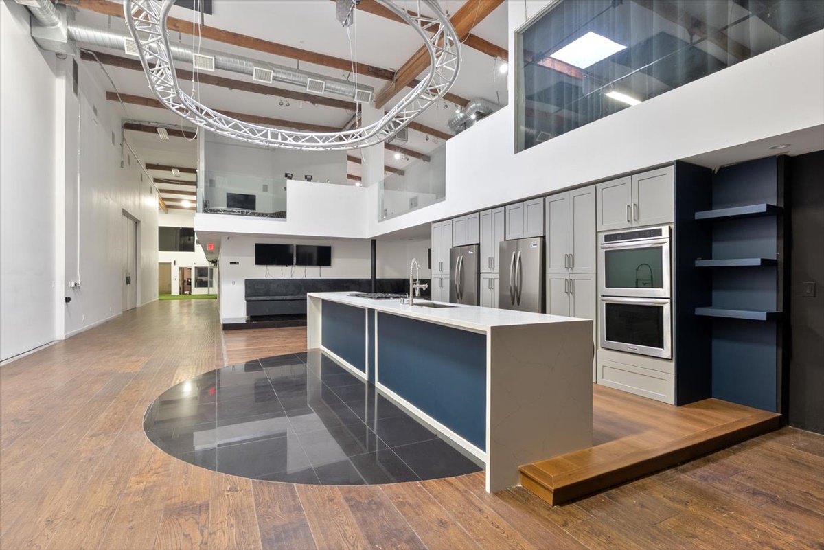 Kitchen Stage at Dream Magic Studios, photo 5